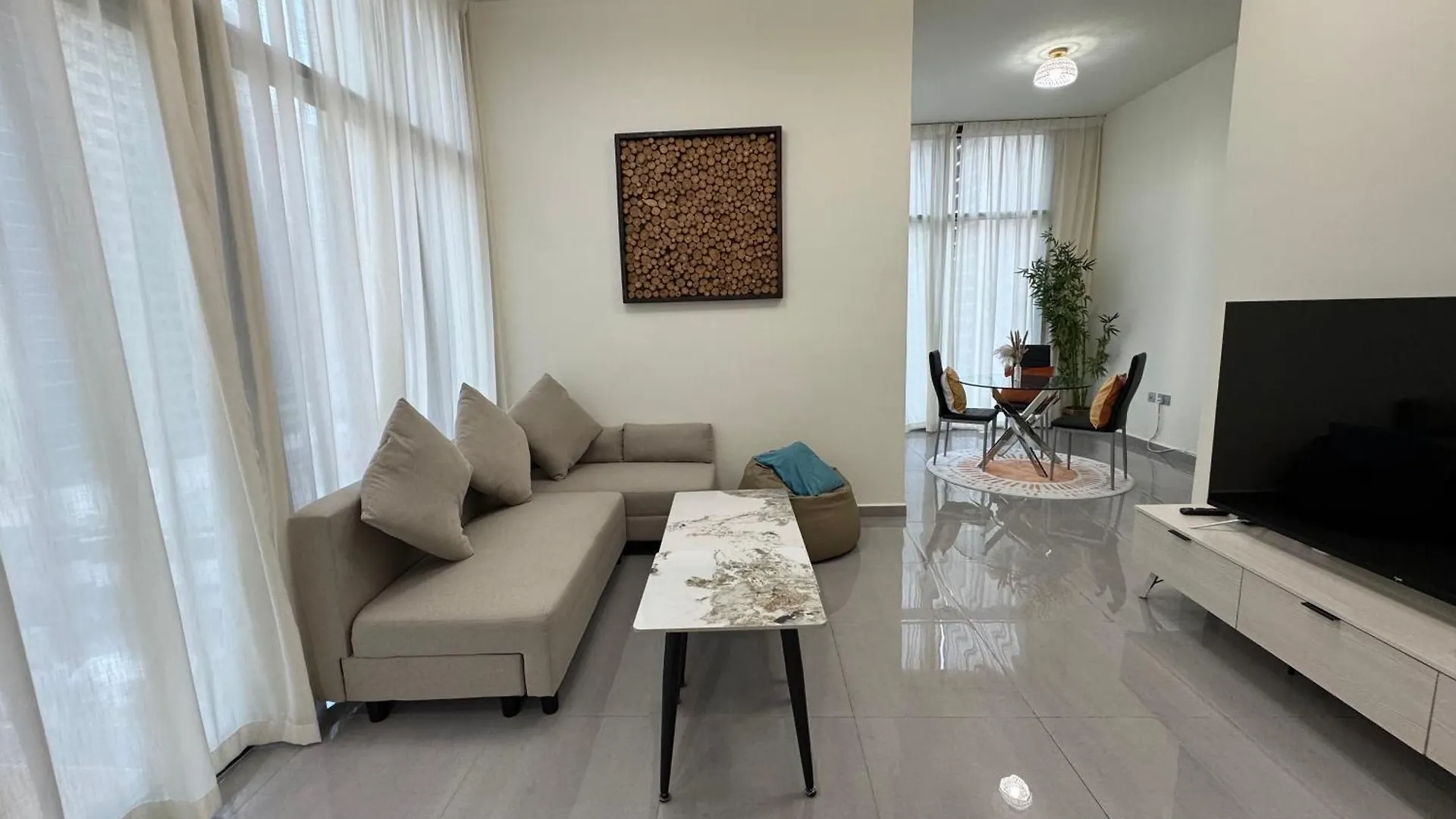 Lala Land Homes - Magnificent 1 Bedroom In Business Bay Dubai Apartment