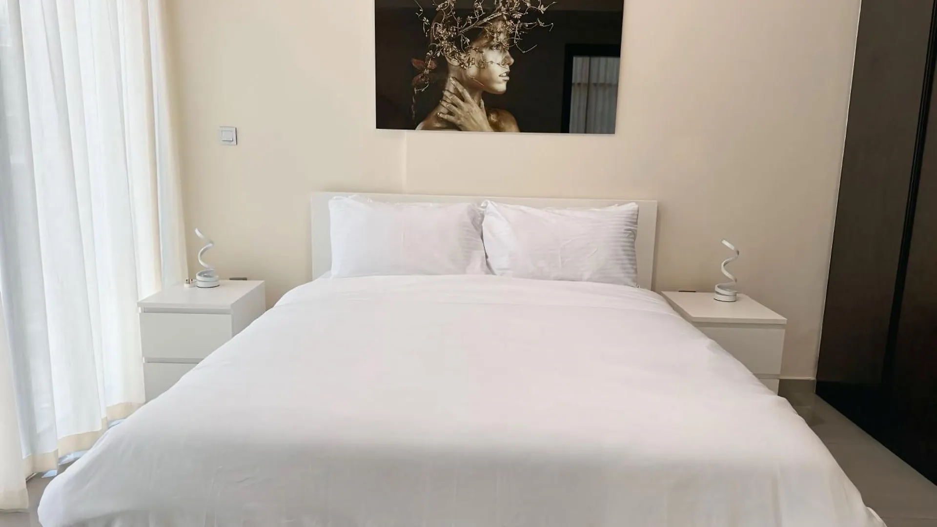 Lala Land Homes - Magnificent 1 Bedroom In Business Bay Dubai